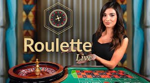 Live Baccarat ကတ်ဂိမ်း – Real Dealer ဖြင့် Baccarat ကစားနေသောမြင်ကွင်း